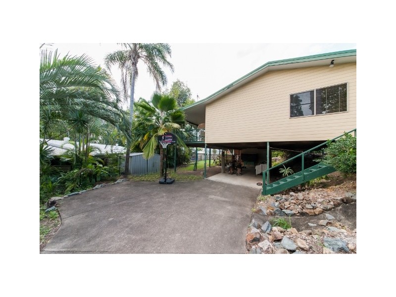 27 Eshelby Drive, Cannonvale QLD 4802