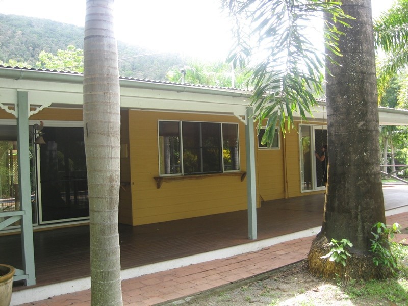 5 Jasinique Drive, Flametree QLD 4802