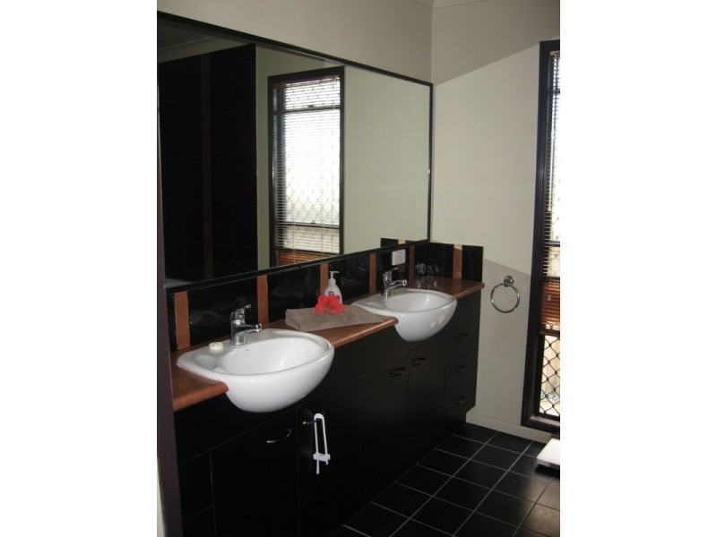 32 Sanctuary Ave, Jubilee Pocket QLD 4802