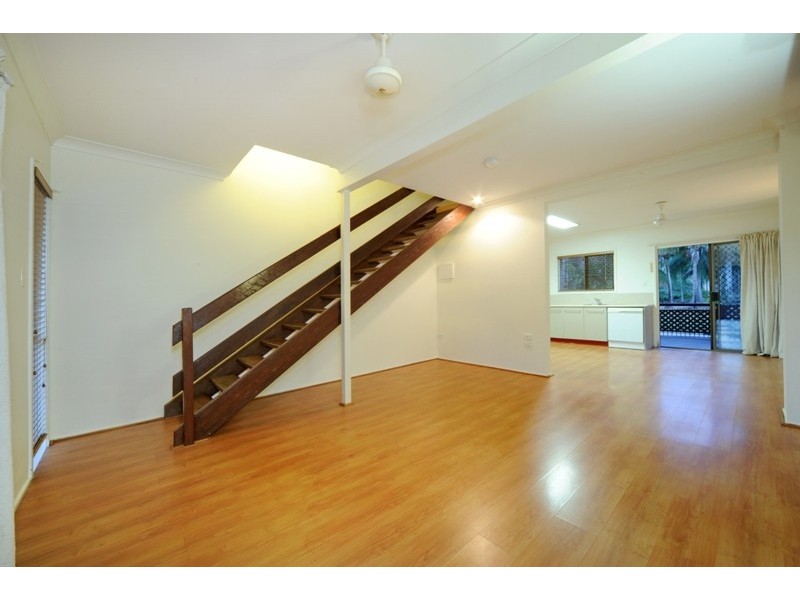 2/11 Tropic Road, Cannonvale QLD 4802