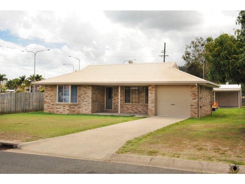 3 Manooka Drive, Cannonvale QLD 4802