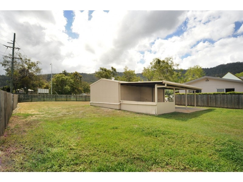 3 Manooka Drive, Cannonvale QLD 4802