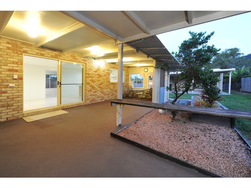 3 Manooka Drive, Cannonvale QLD 4802