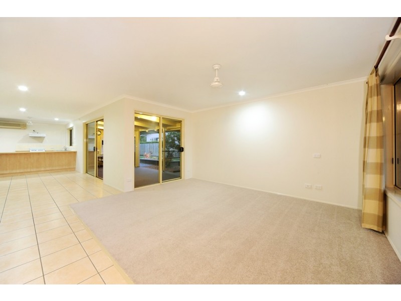 3 Manooka Drive, Cannonvale QLD 4802
