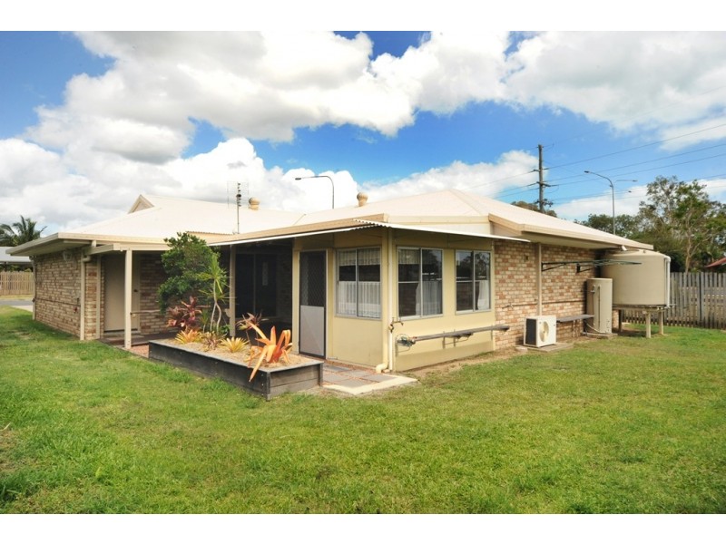 3 Manooka Drive, Cannonvale QLD 4802