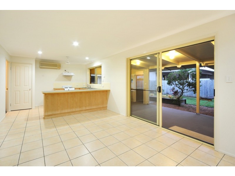 3 Manooka Drive, Cannonvale QLD 4802