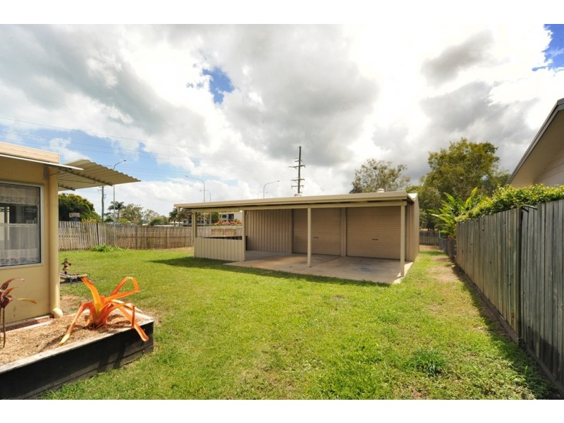 3 Manooka Drive, Cannonvale QLD 4802