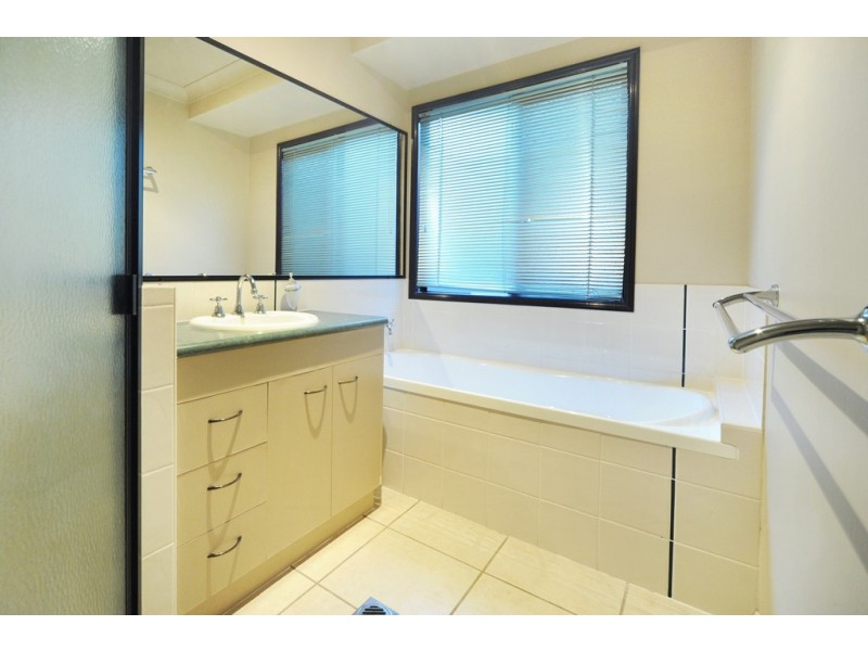 32 Sanctuary Ave, Jubilee Pocket QLD 4802