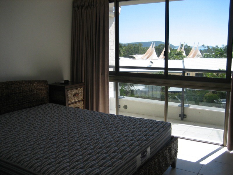 7/2 Eshelby Drive, Cannonvale QLD 4802