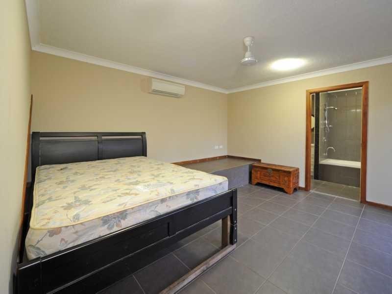 4 Panoramic Court, Cannonvale QLD 4802