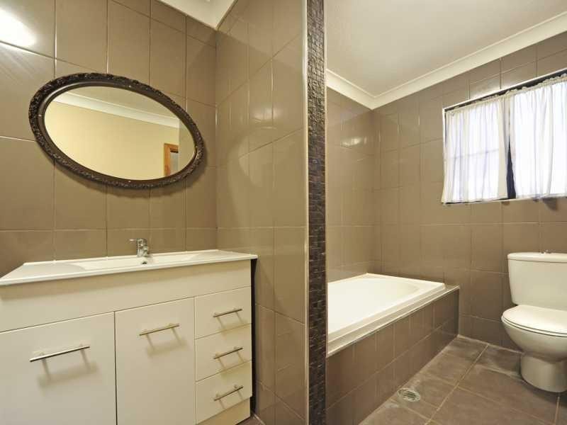 4 Panoramic Court, Cannonvale QLD 4802
