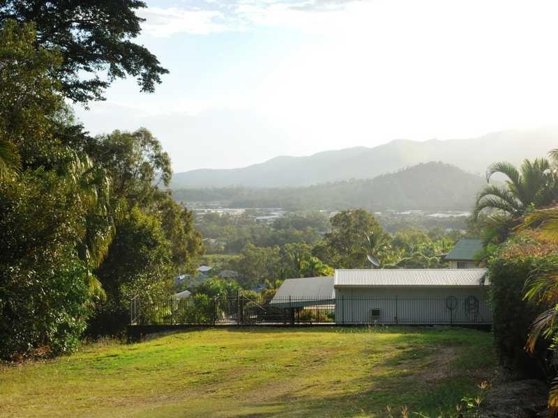 4 Panoramic Court, Cannonvale QLD 4802
