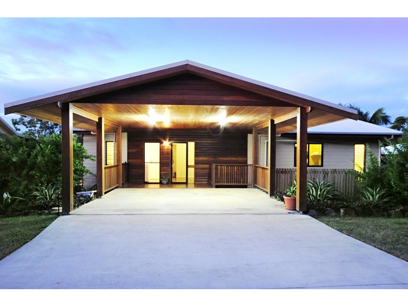 8 South Molle Blvd, Cannonvale QLD 4802