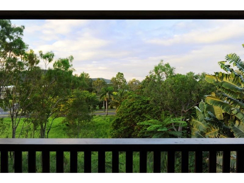 8 South Molle Blvd, Cannonvale QLD 4802