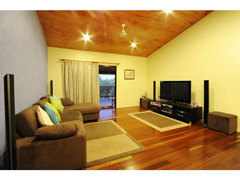 8 South Molle Blvd, Cannonvale QLD 4802