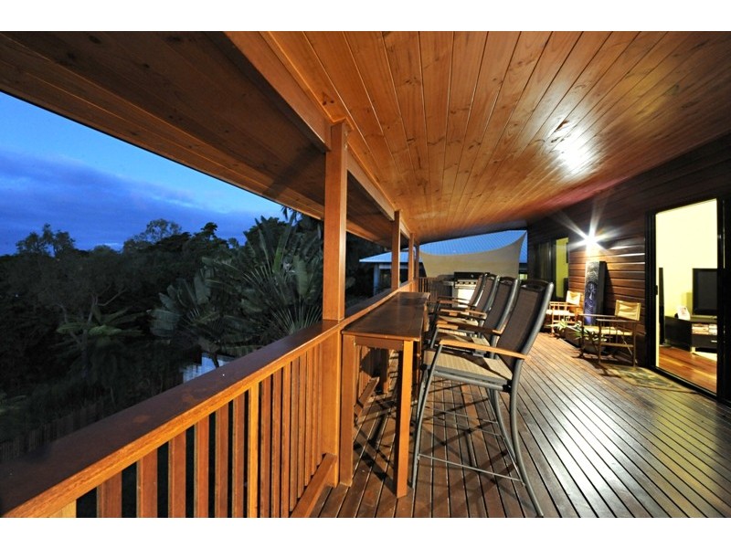 8 South Molle Blvd, Cannonvale QLD 4802