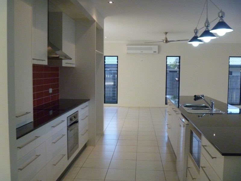 21 Armada Crescent, Jubilee Pocket QLD 4802