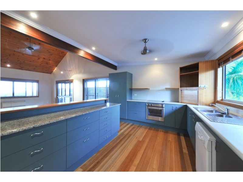 19 Panoramic Court, Cannonvale QLD 4802