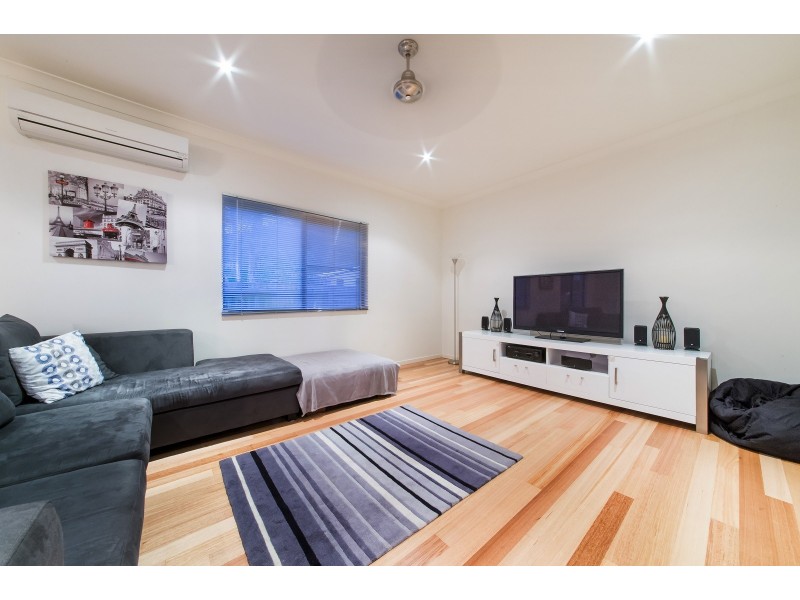 10 Jonquill Court, Cannonvale QLD 4802