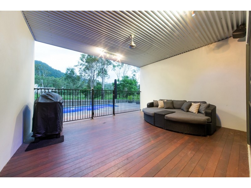 10 Jonquill Court, Cannonvale QLD 4802