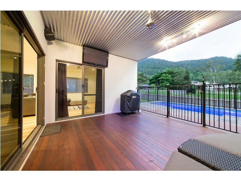 10 Jonquill Court, Cannonvale QLD 4802