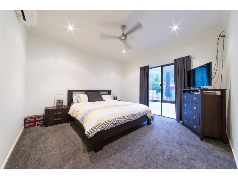 10 Jonquill Court, Cannonvale QLD 4802