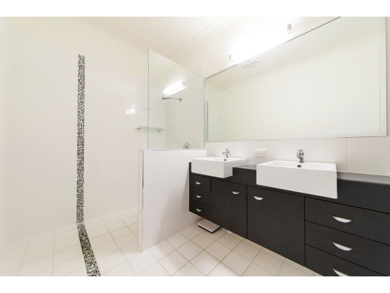 10 Jonquill Court, Cannonvale QLD 4802
