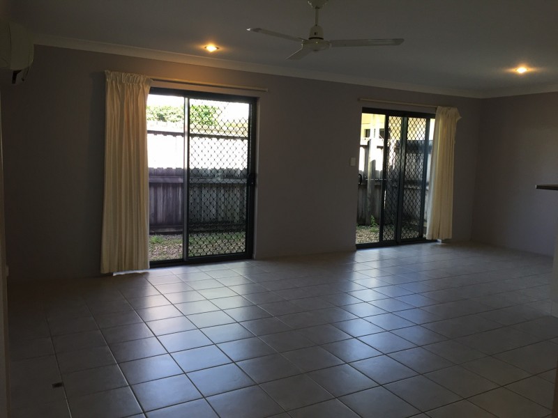 2/14 Banksia Court, Cannonvale QLD 4802