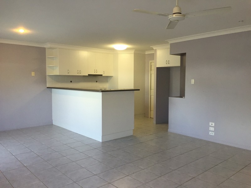 2/14 Banksia Court, Cannonvale QLD 4802