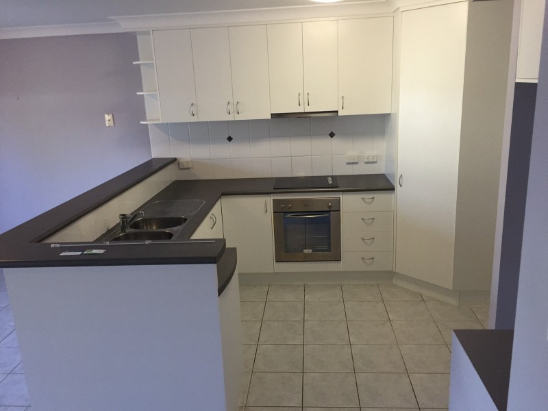 2/14 Banksia Court, Cannonvale QLD 4802