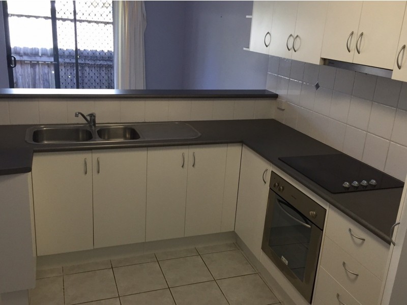 2/14 Banksia Court, Cannonvale QLD 4802