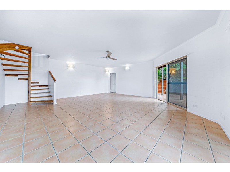7 Country Road, Cannonvale QLD 4802