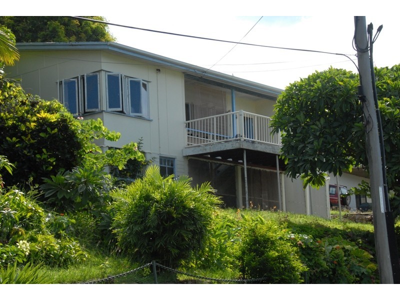 8 Coral Esplanade, Cannonvale QLD 4802