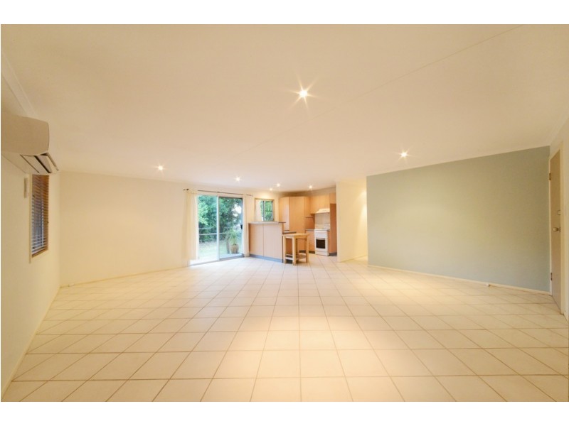 2 Picaninni Close, Cannonvale QLD 4802