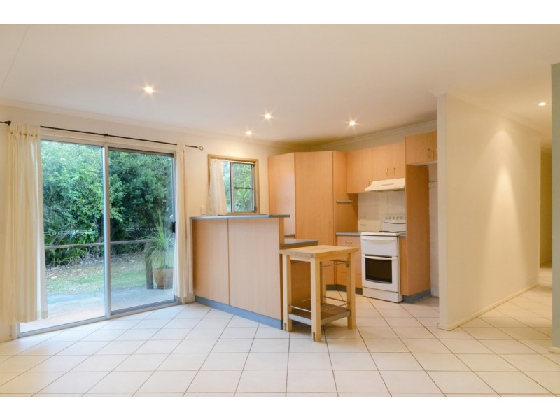 2 Picaninni Close, Cannonvale QLD 4802