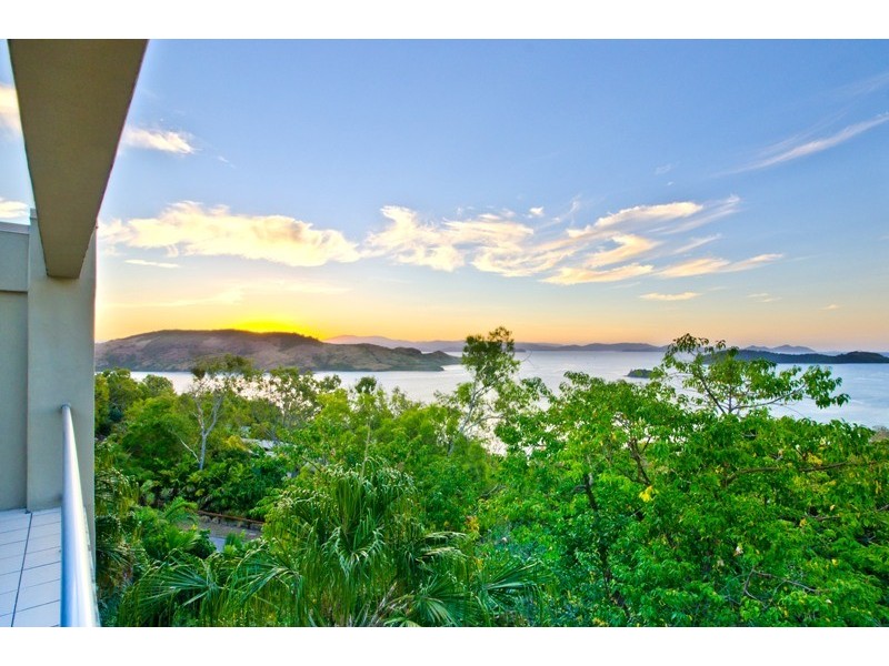 2 Skiathos 9 Acacia Drive, Hamilton Island QLD 4803