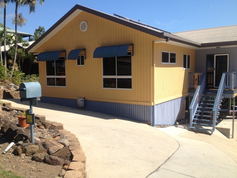 10 Country Road, Cannonvale QLD 4802