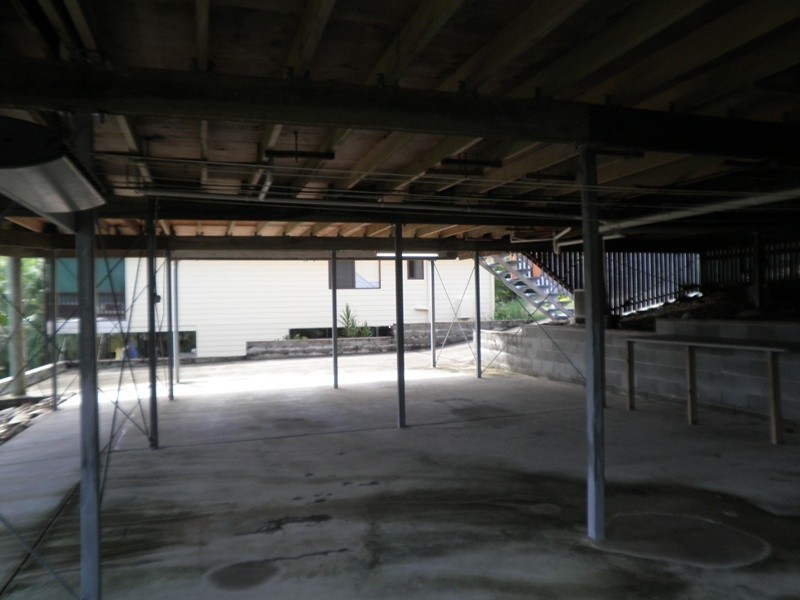 10 Country Road, Cannonvale QLD 4802