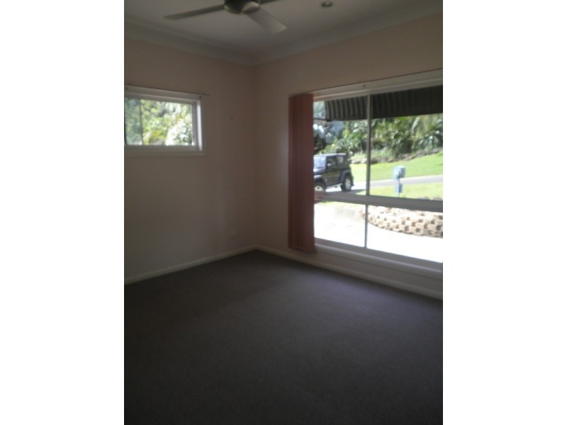 10 Country Road, Cannonvale QLD 4802