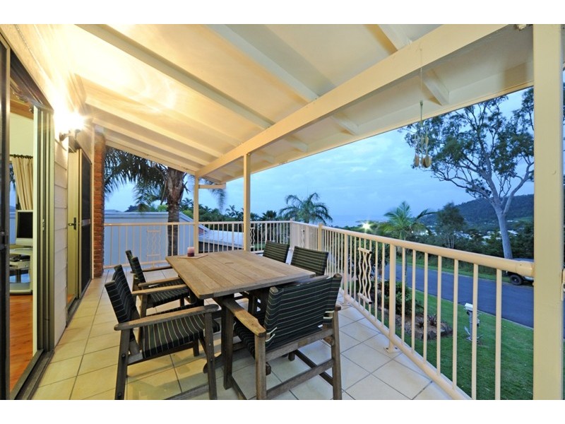 20 Illawong Street, Cannonvale QLD 4802