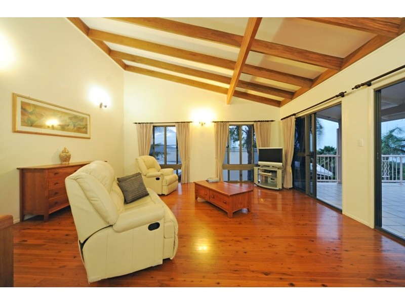 20 Illawong Street, Cannonvale QLD 4802