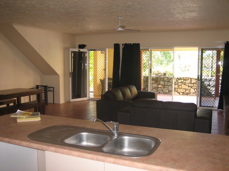 10/24 Island Drive, Cannonvale QLD 4802