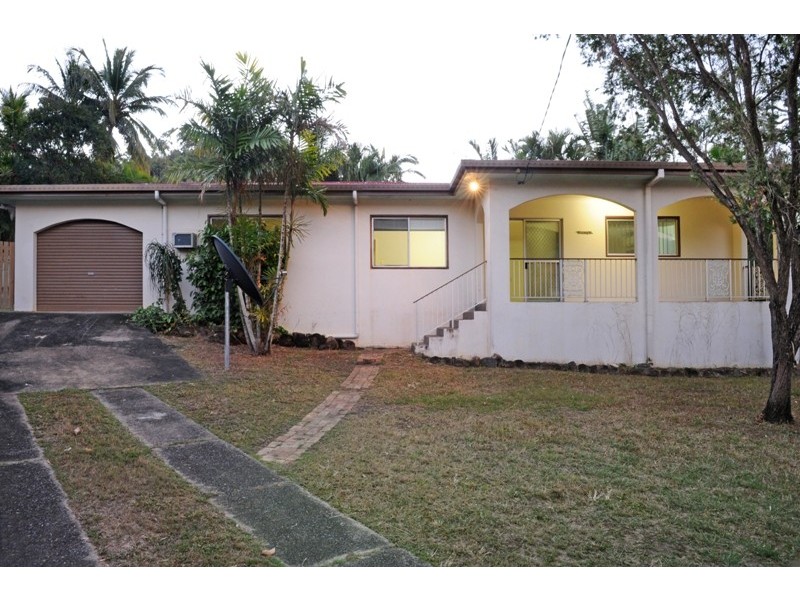 4 Pleasant Drive, Cannonvale QLD 4802