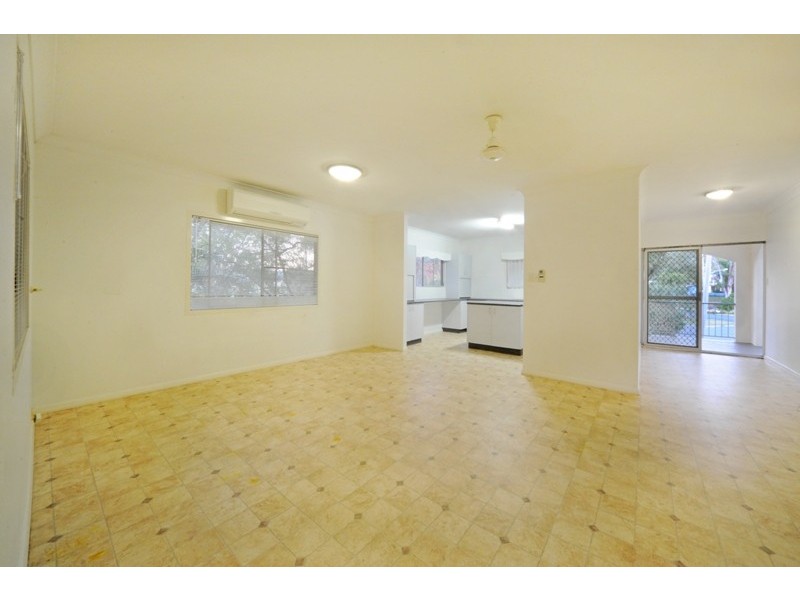 4 Pleasant Drive, Cannonvale QLD 4802