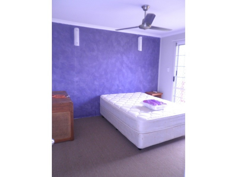 4/11 Island Drive, Cannonvale QLD 4802