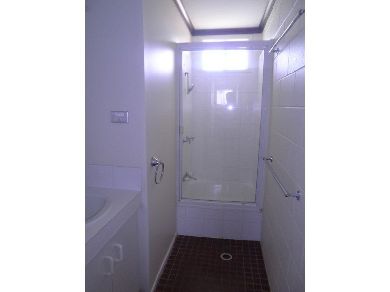 4/11 Island Drive, Cannonvale QLD 4802