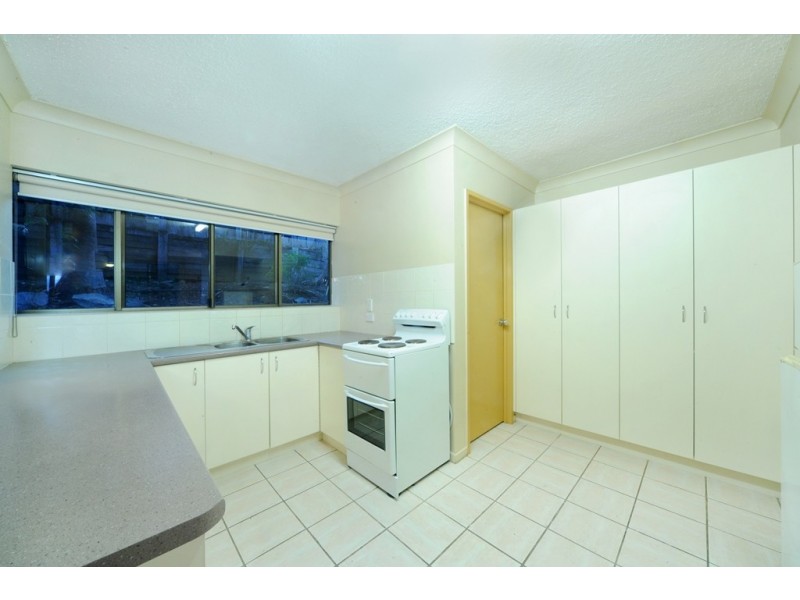 102/2 Eshelby Drive, Cannonvale QLD 4802