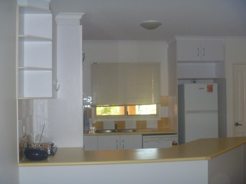 25/24 Beach Road, Cannonvale QLD 4802