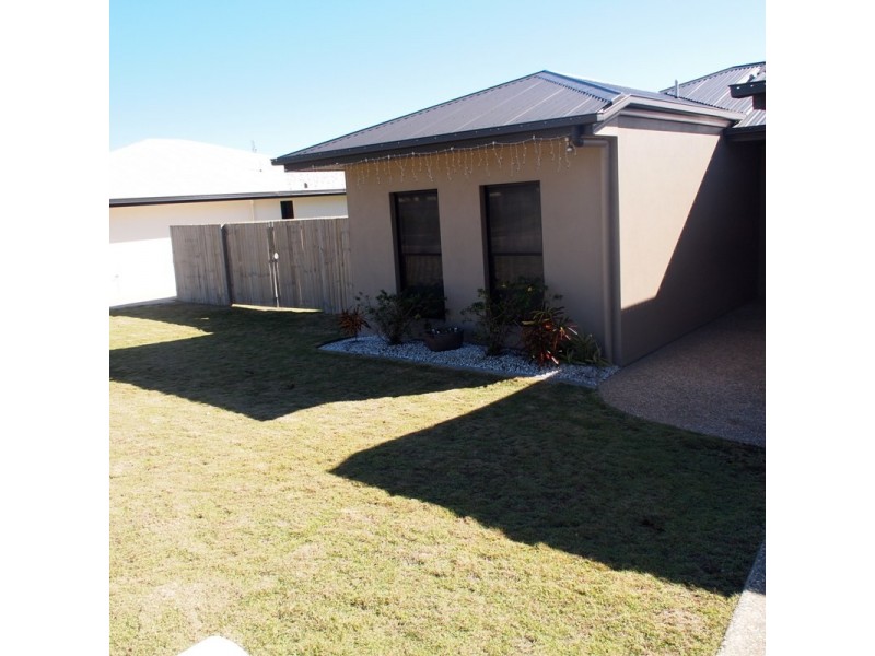 5 Endeavour Circuit, Cannonvale QLD 4802