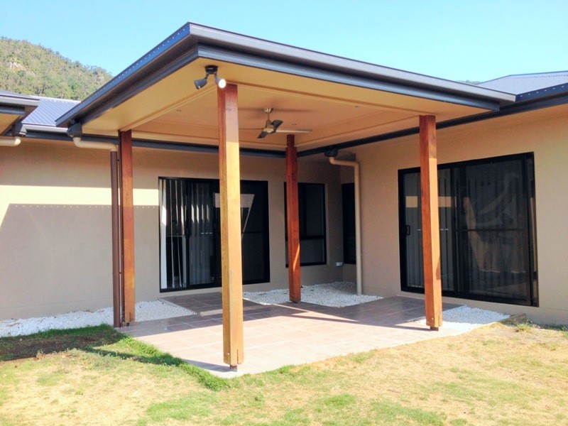 5 Endeavour Circuit, Cannonvale QLD 4802
